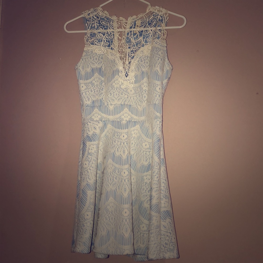 Lace neck pleated dress